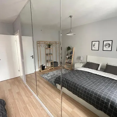 Luxurious And Comfy Flat Near Lake *