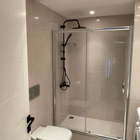 Luxurious And Comfy Flat Near Lake