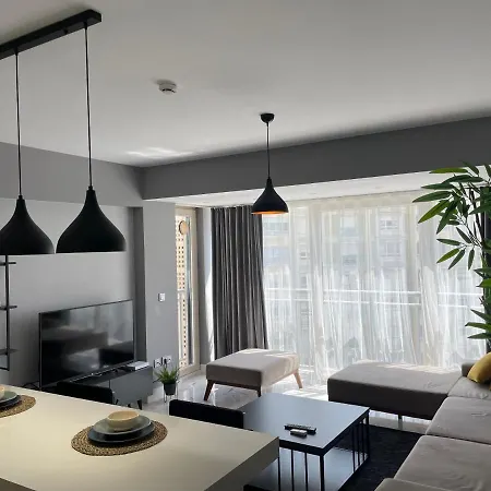 Luxurious And Comfy Flat Near Lake